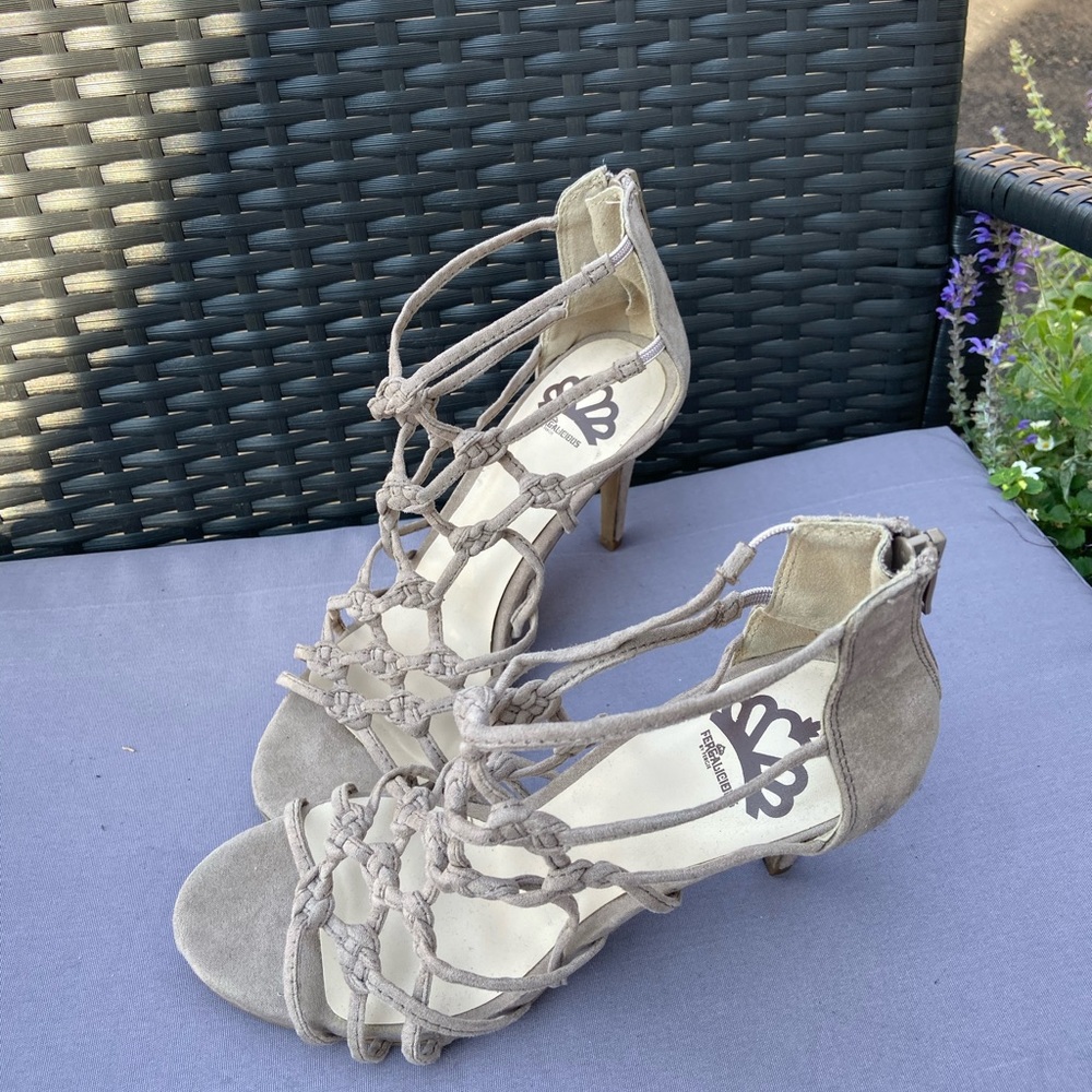 High Heels - Picture 2 of 4